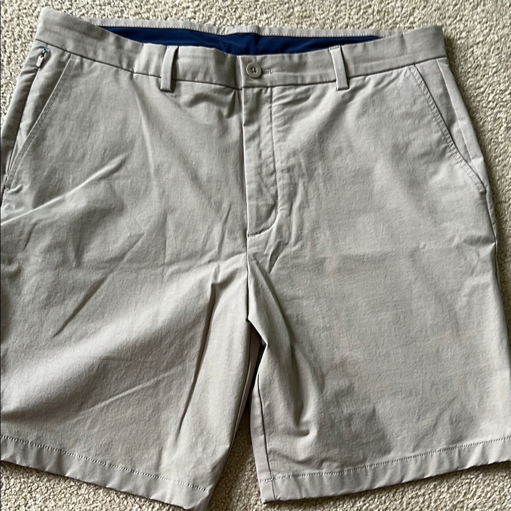 Vineyard Vines khaki On- the-Go Shorts